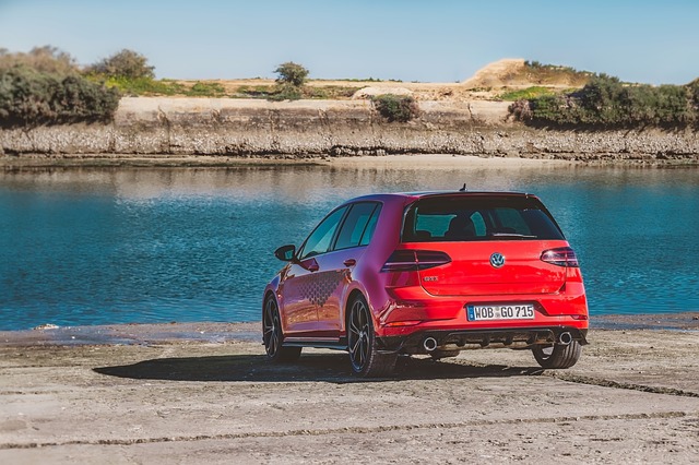 VW Golf u moře